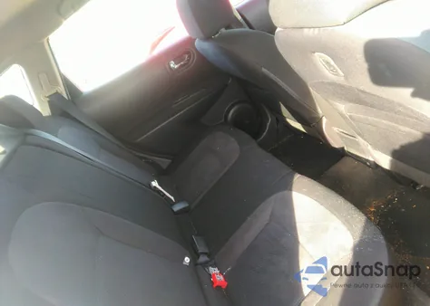 2013 Nissan Rogue S z USA, uszkodzony, nr VIN JN8AS5MT4DW028083